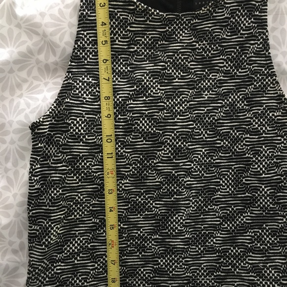Sleeveless knit tank top - Picture 6 of 7